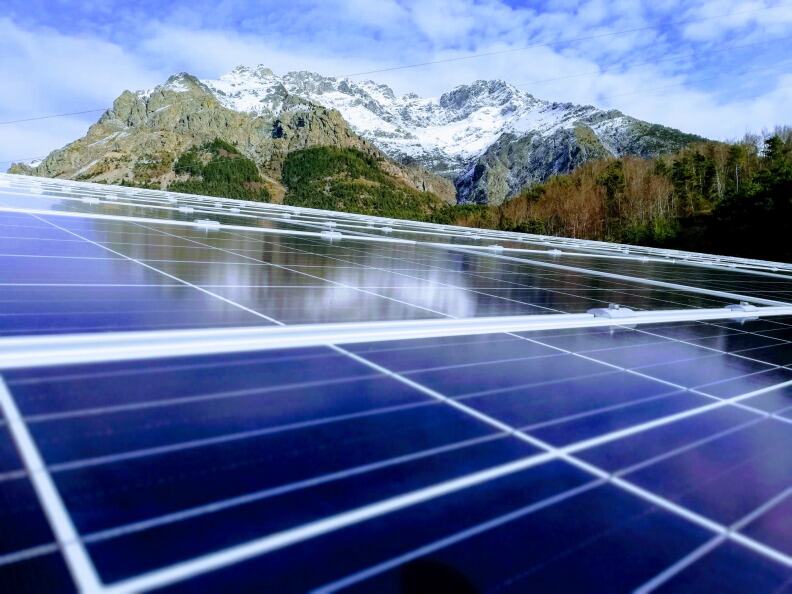 Installation photovoltaïque dans les Alpes du Sud
